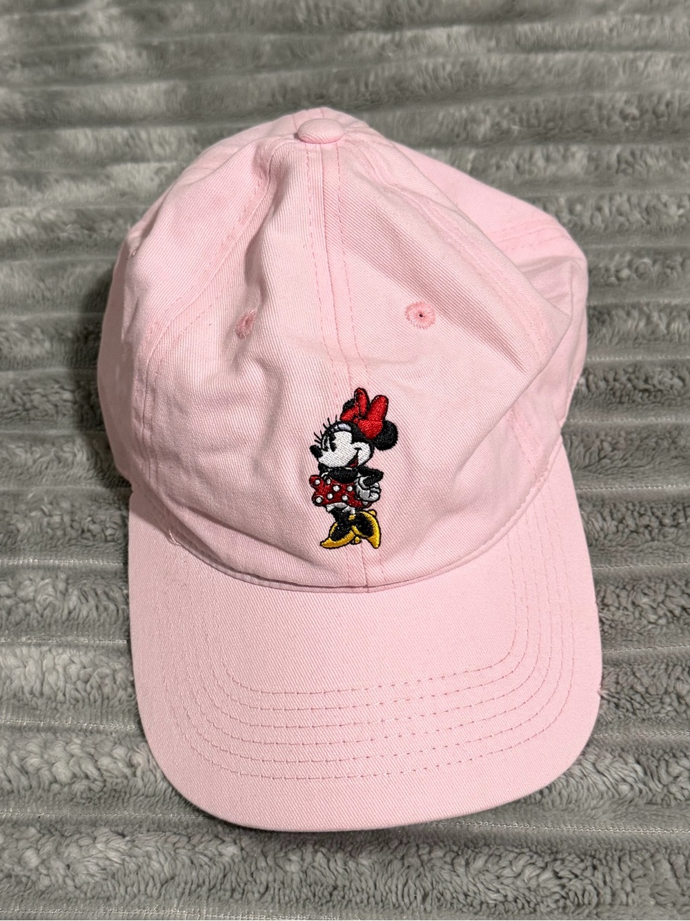 Pink Minnie Mouse hat